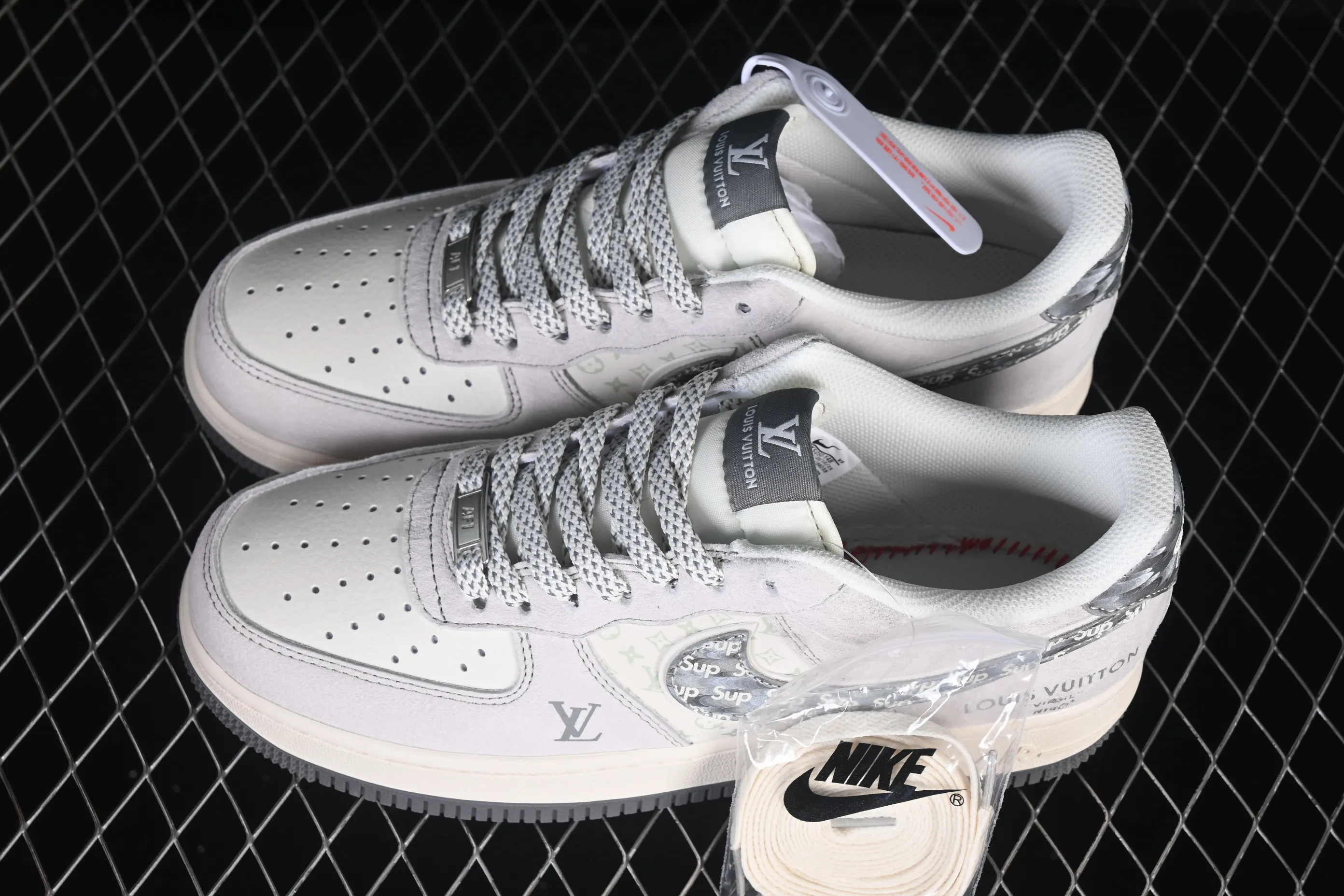 All categories Nk Air Force 1 Air Force series Nk Air Force 1 Low Air Force low-top Nike Air Force 1'07 Low joint model light gray frosted Air Force 1 low-top casual sneakers CX5050-Y48